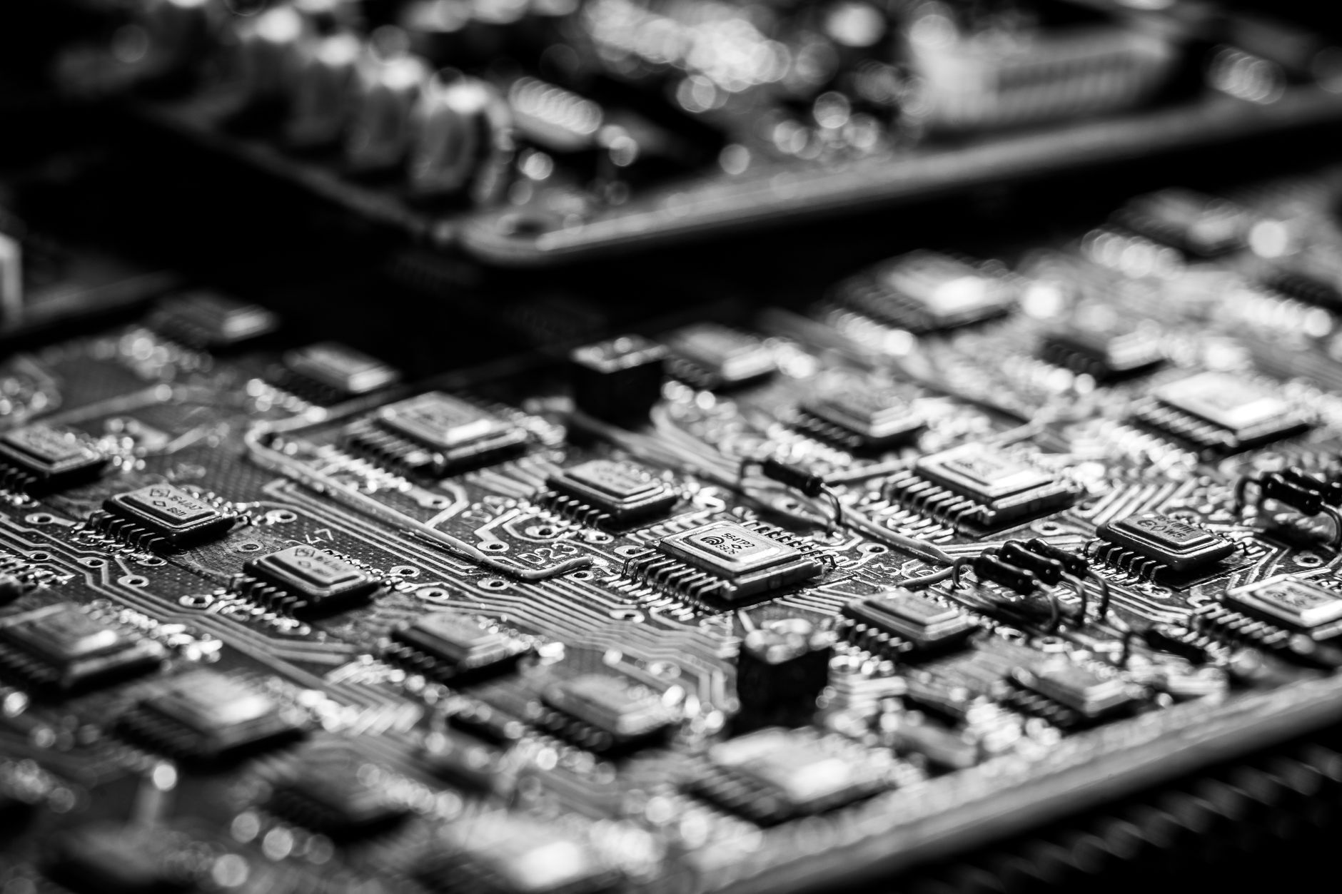 인텔, High-NA EUV 양산 첫 투입…스티칭 기술이 관건